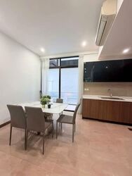 Holland Link (D10), Terrace #559708821